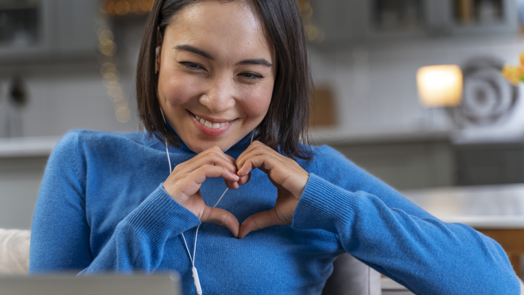 woman-love-with-laptop-home-medium-shot